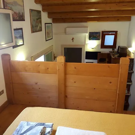 Al Vicolo Maria Apartment